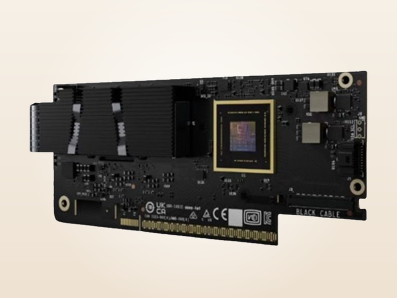 C8240 (900-9X81Q-00CN-ST0)